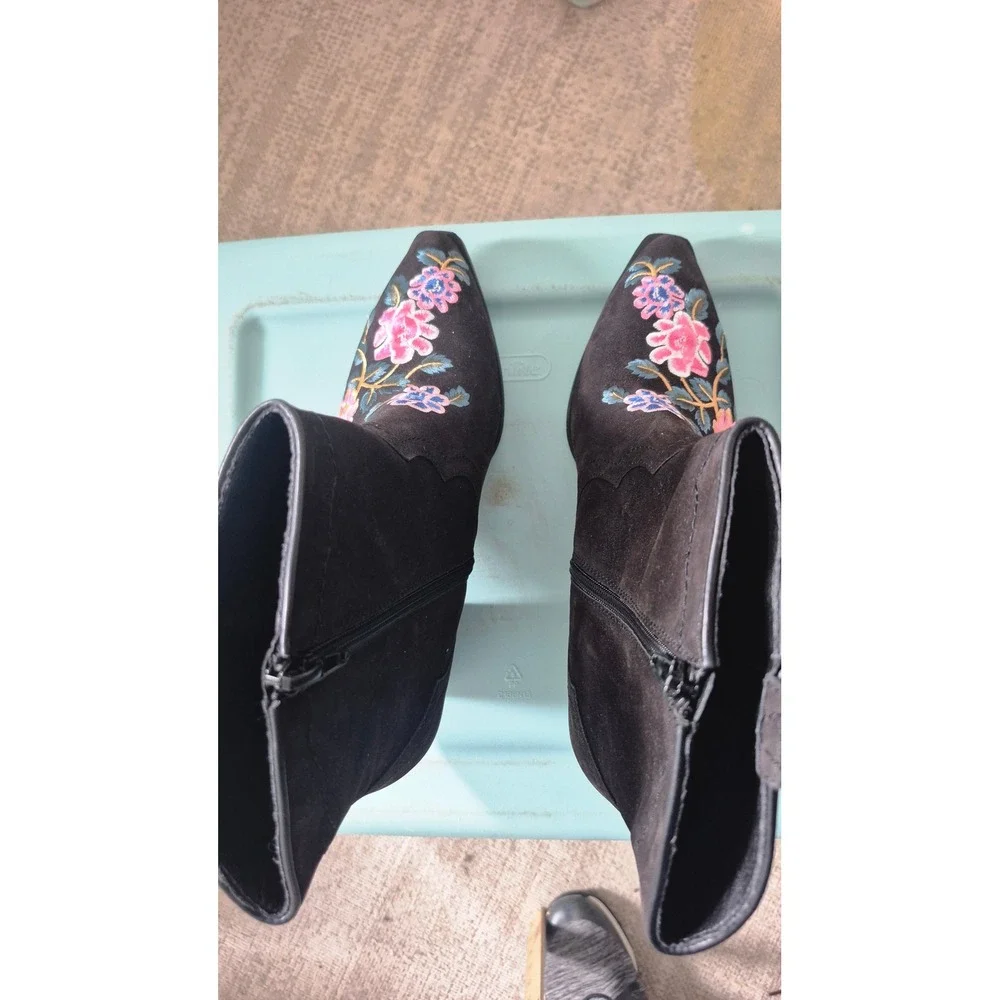 Pioneer Woman Cowgirl Garden Boots Black Floral Embroidered Western Booties 9W - Picture 10 of 13